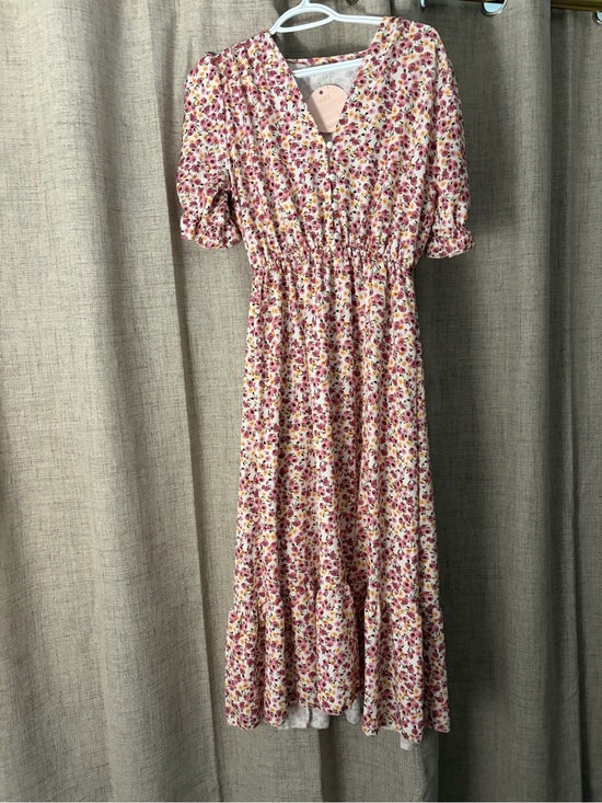 Oycee Dresses & Skirts - Floral Pink Maxi Dress with V-Neck and Smocked Waist